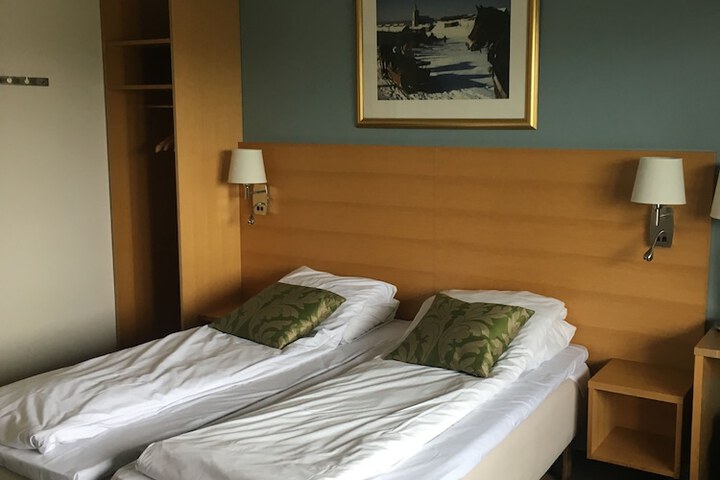 Room 19 of 46