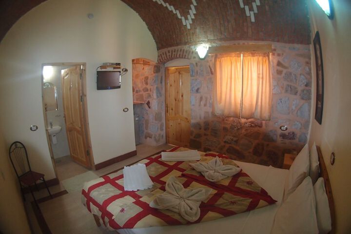 Room 10 of 43