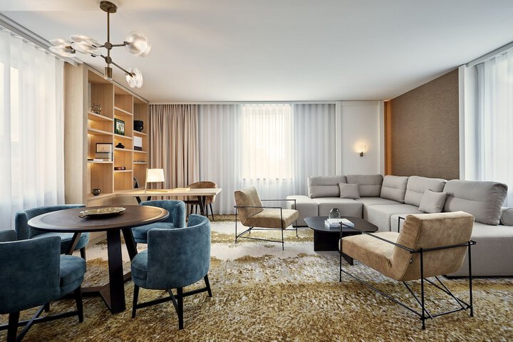 Room 15 of 100