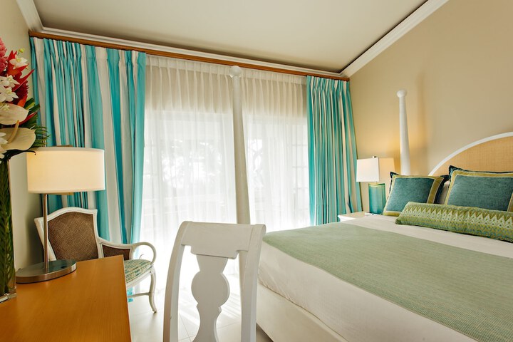Room 14 of 80