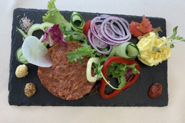 Dining 10 of 42