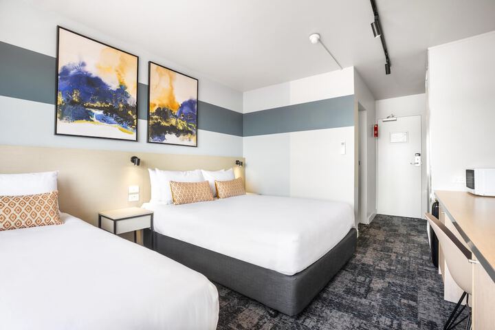 Room 12 of 74