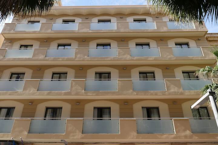 Exterior of Hotel Rusadir