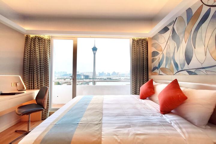 Room 28 of 63