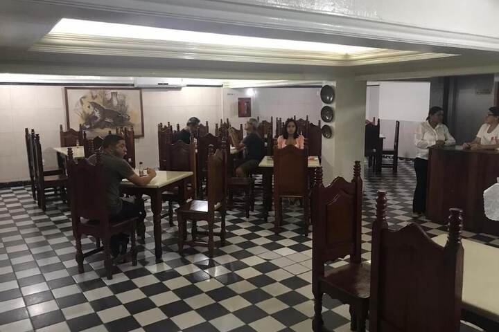 Dining 39 of 47