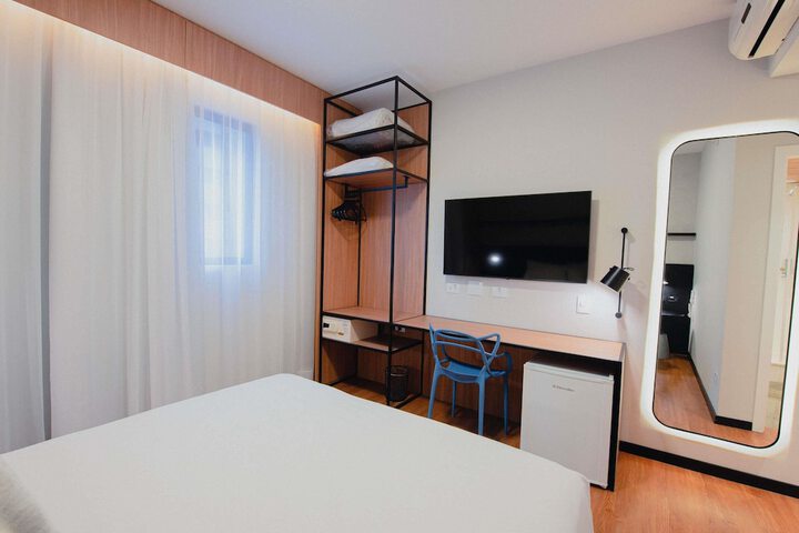 Room 17 of 86