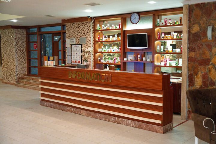 Entrance & Lobby
