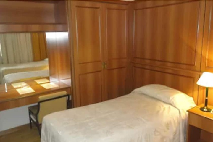 Room 6 of 29