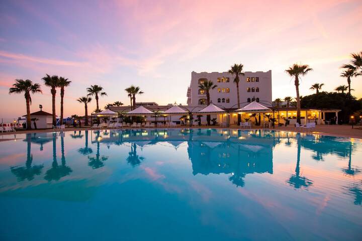 Pool Hotel