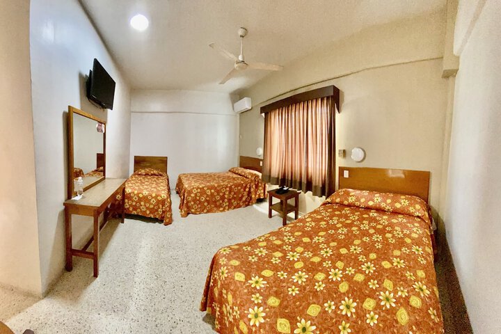 Room 13 of 22