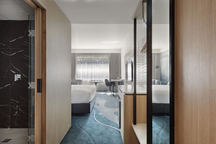 Room 5 of 61