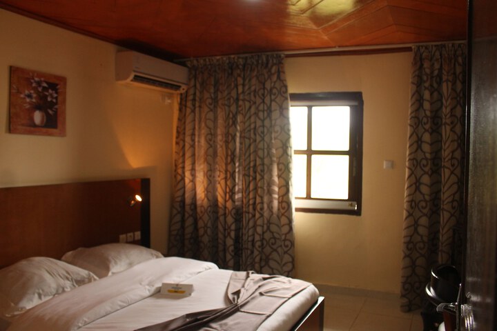 Room 16 of 37