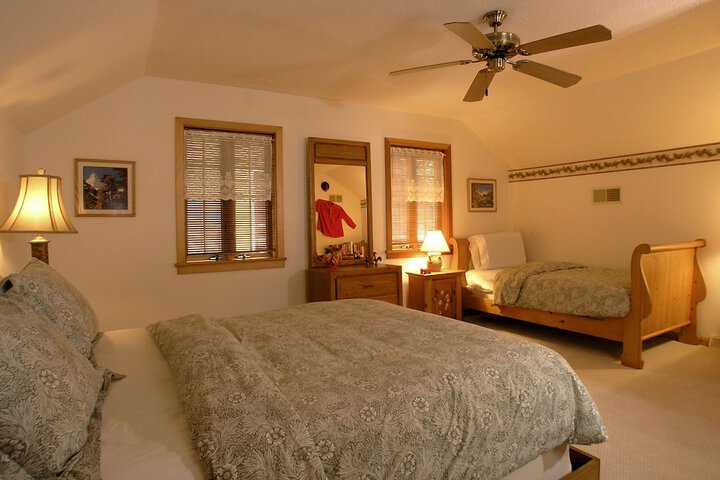 Room 7 of 18