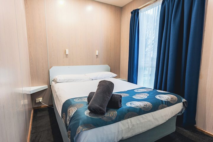 Room 4 of 63