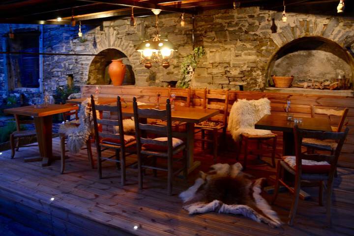 Dining 49 of 60