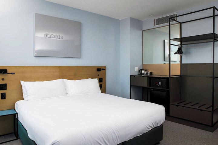 Room 27 of 81