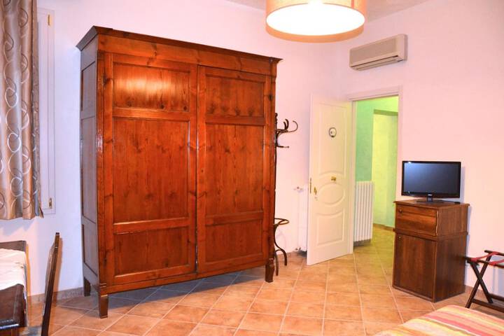 Room 12 of 53