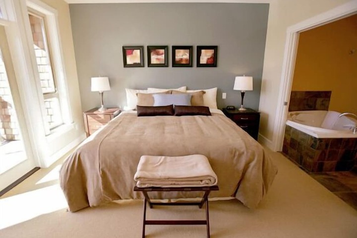 Room 4 of 34