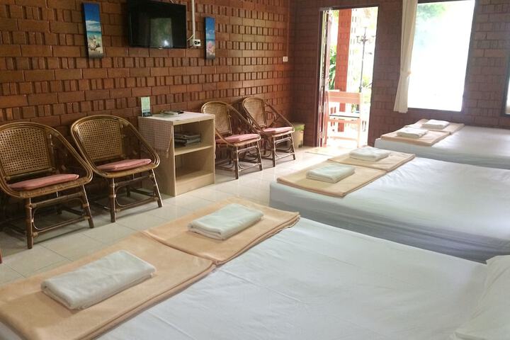 Room 7 of 35