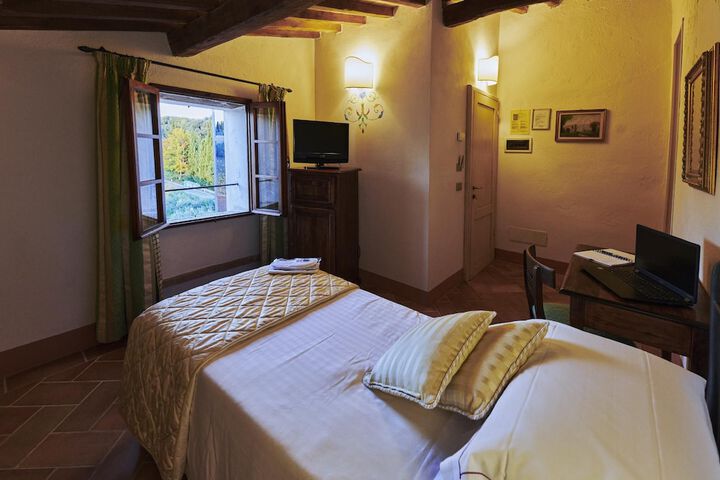 Room 4 of 86