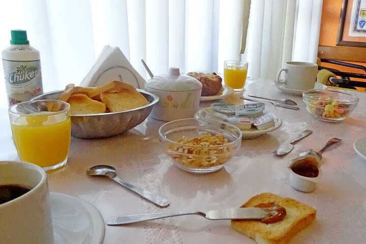 Dining 16 of 18