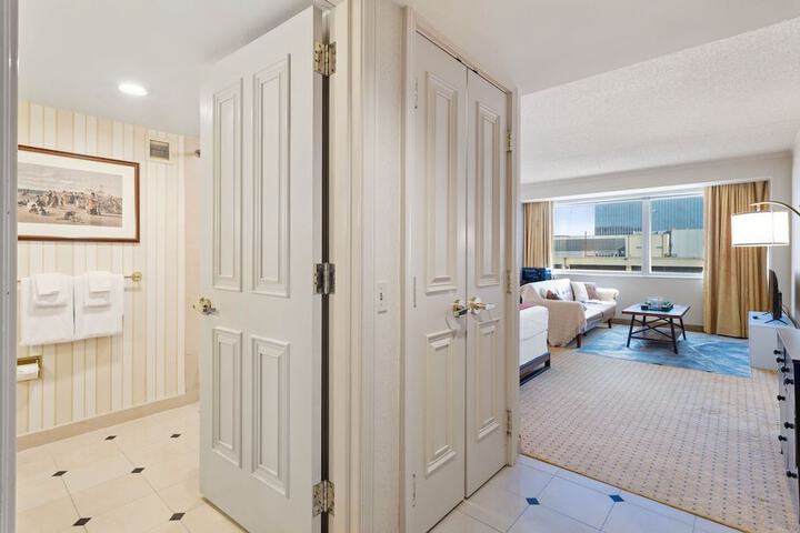 Room 14 of 80