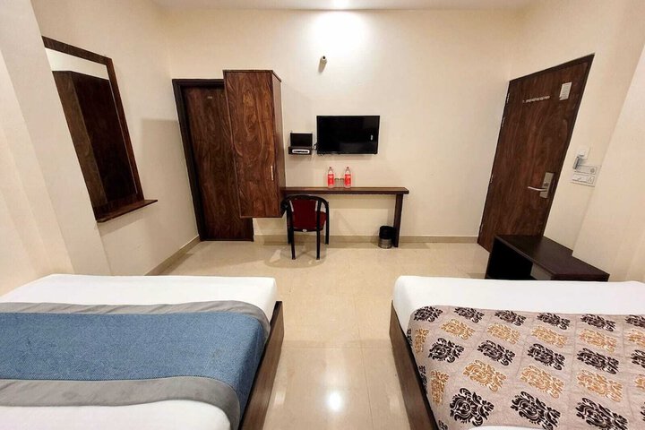 Room 32 of 64