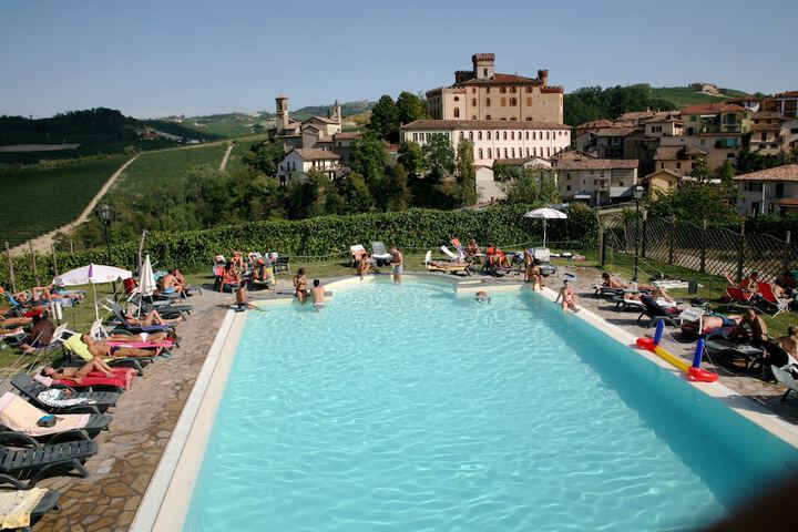 Hotel with Pool