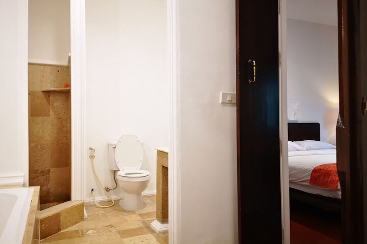 Room 51 of 115