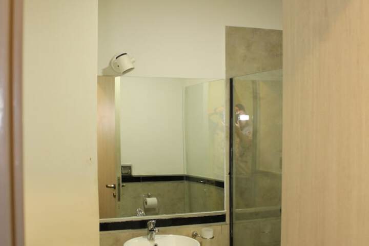 Room 8 of 37
