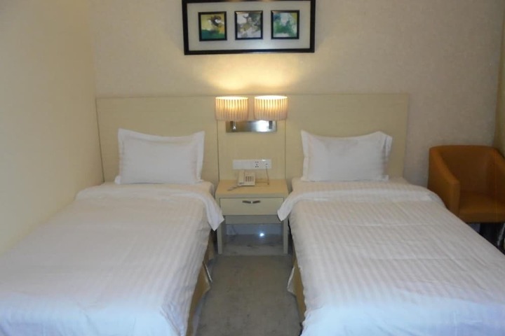 Room 13 of 44
