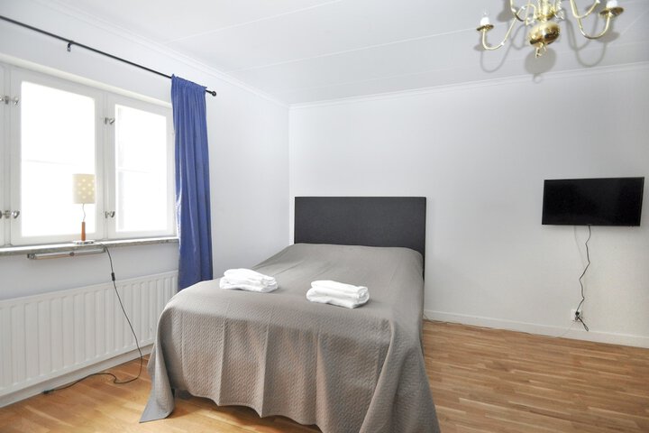 Room 9 of 50
