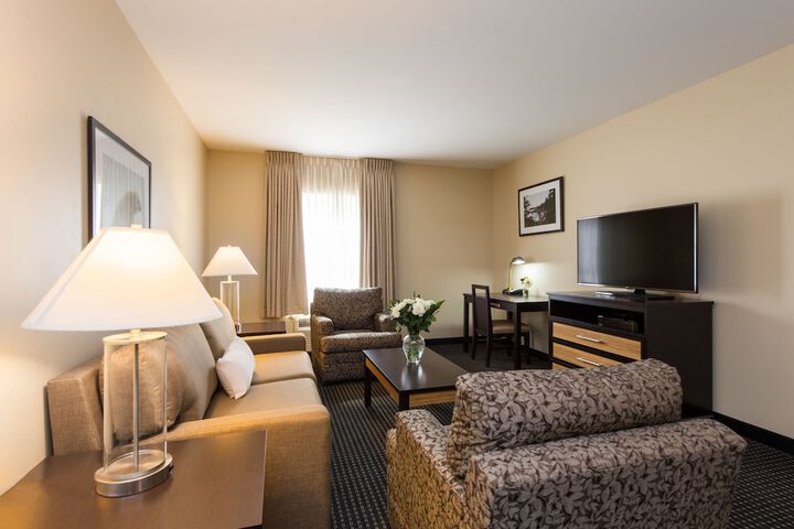 1 King Bed Suite (3 of 4)
