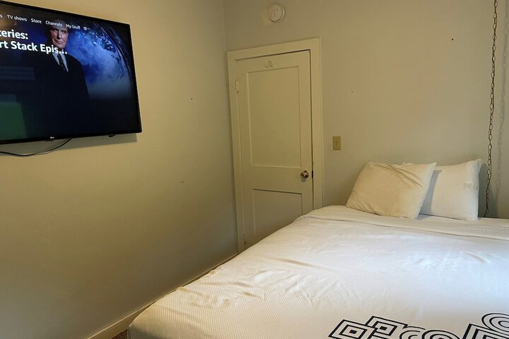 Room 22 of 143