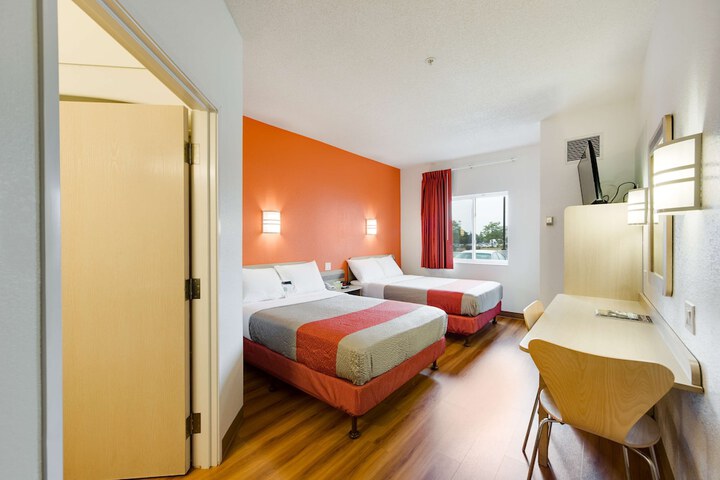 Room 15 of 35