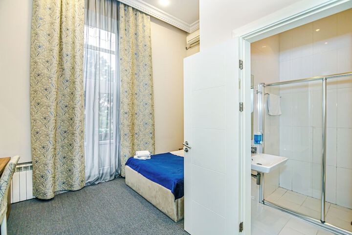 Room 13 of 79