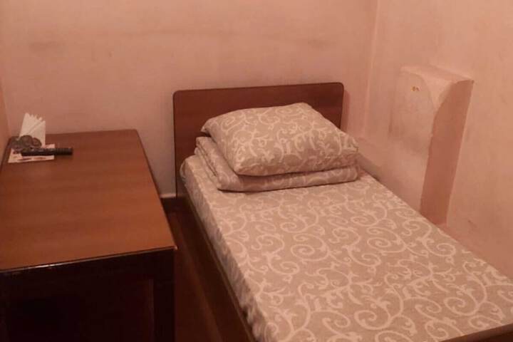 Room 16 of 42