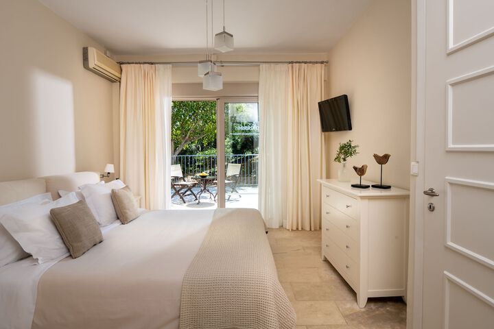 Room 4 of 75