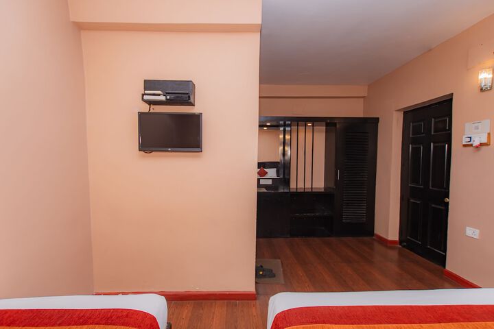 Room 3 of 40
