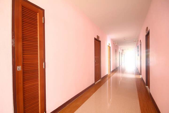 Ballroom/Hall 20 of 28