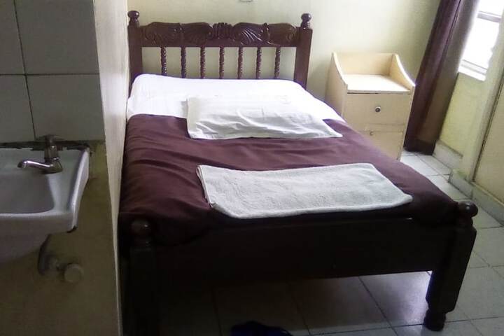 Room 5 of 15