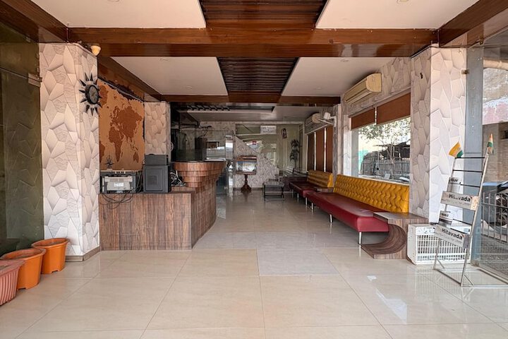 Hotel Interior 4 of 28