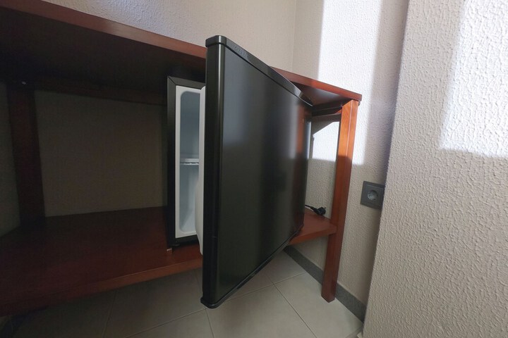Room 38 of 63