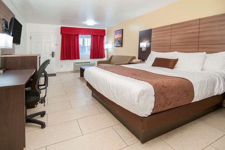 Room 8 of 35