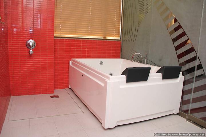 Room 18 of 24