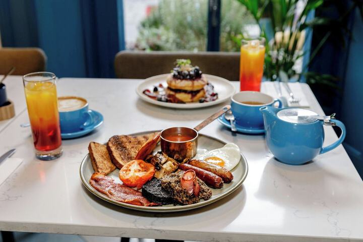 Breakfast/Coffee Service 250 of 263