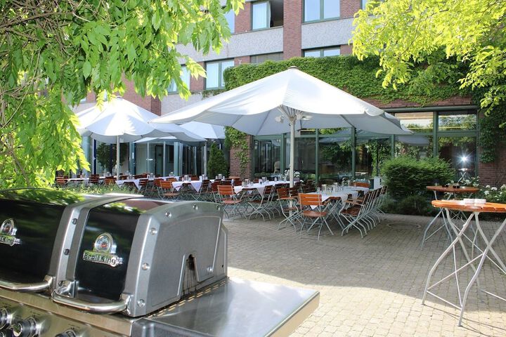 Hotel Exterior 79 of 87