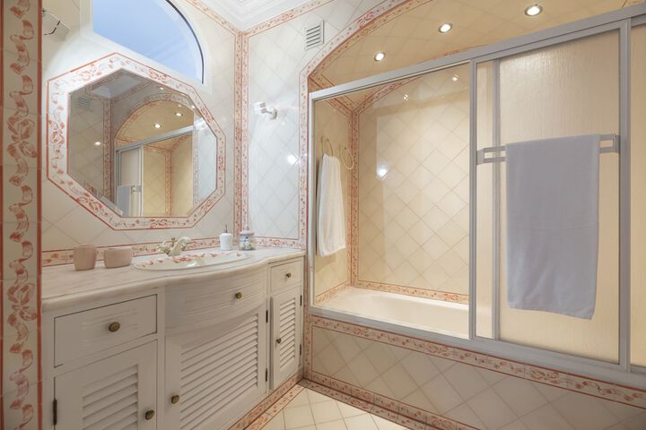 Bathroom Interior Photo