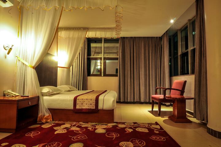 Room 13 of 75