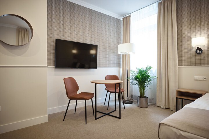 Room 48 of 73
